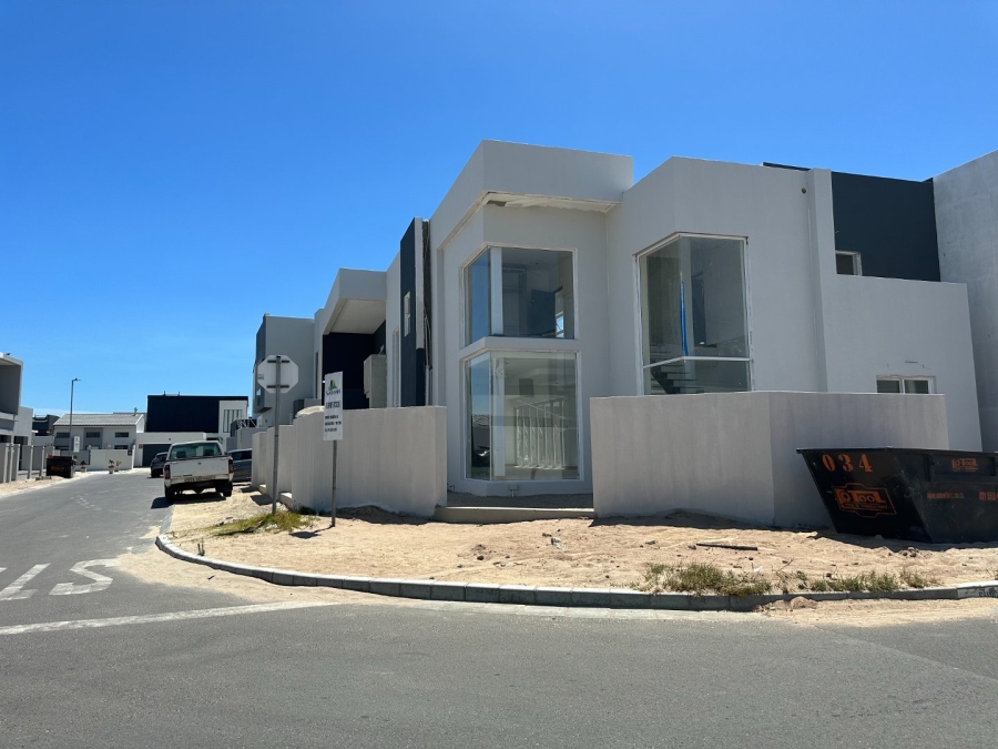 4 Bedroom Property for Sale in Sandown Western Cape